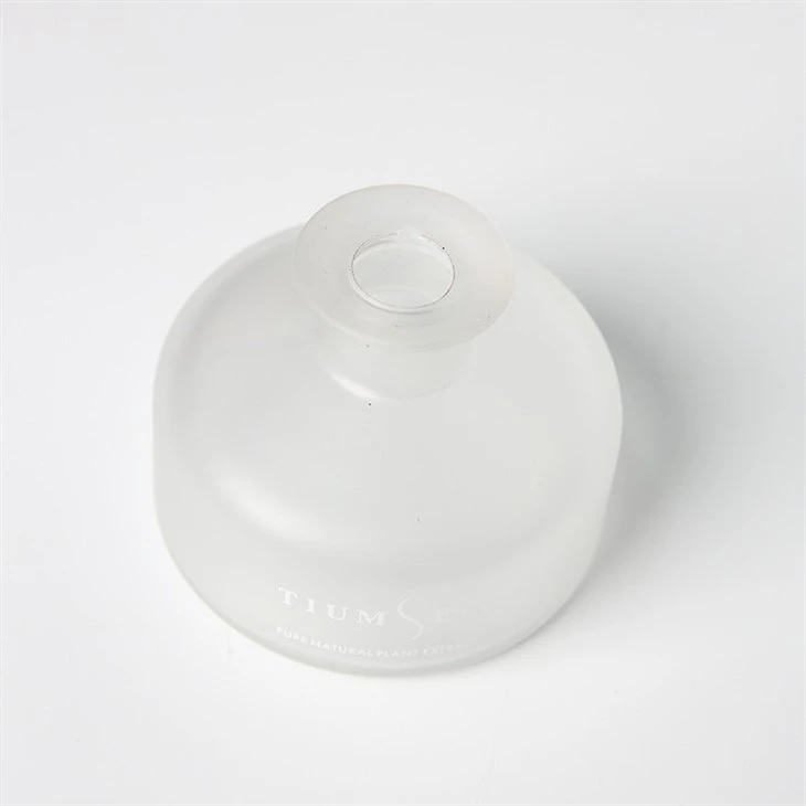empty glass diffuser bottles